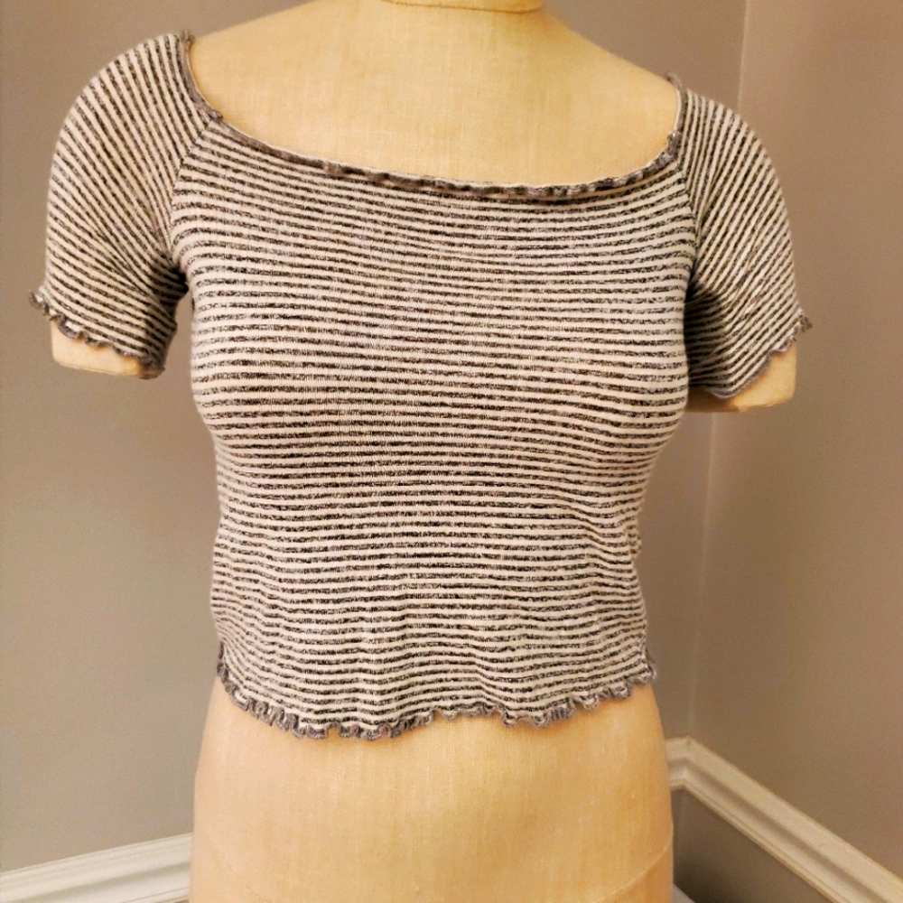 Black & white stripped crop top S